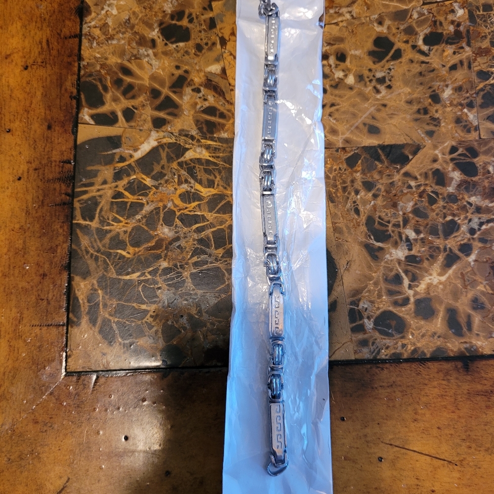 NWOT Men's bracelet